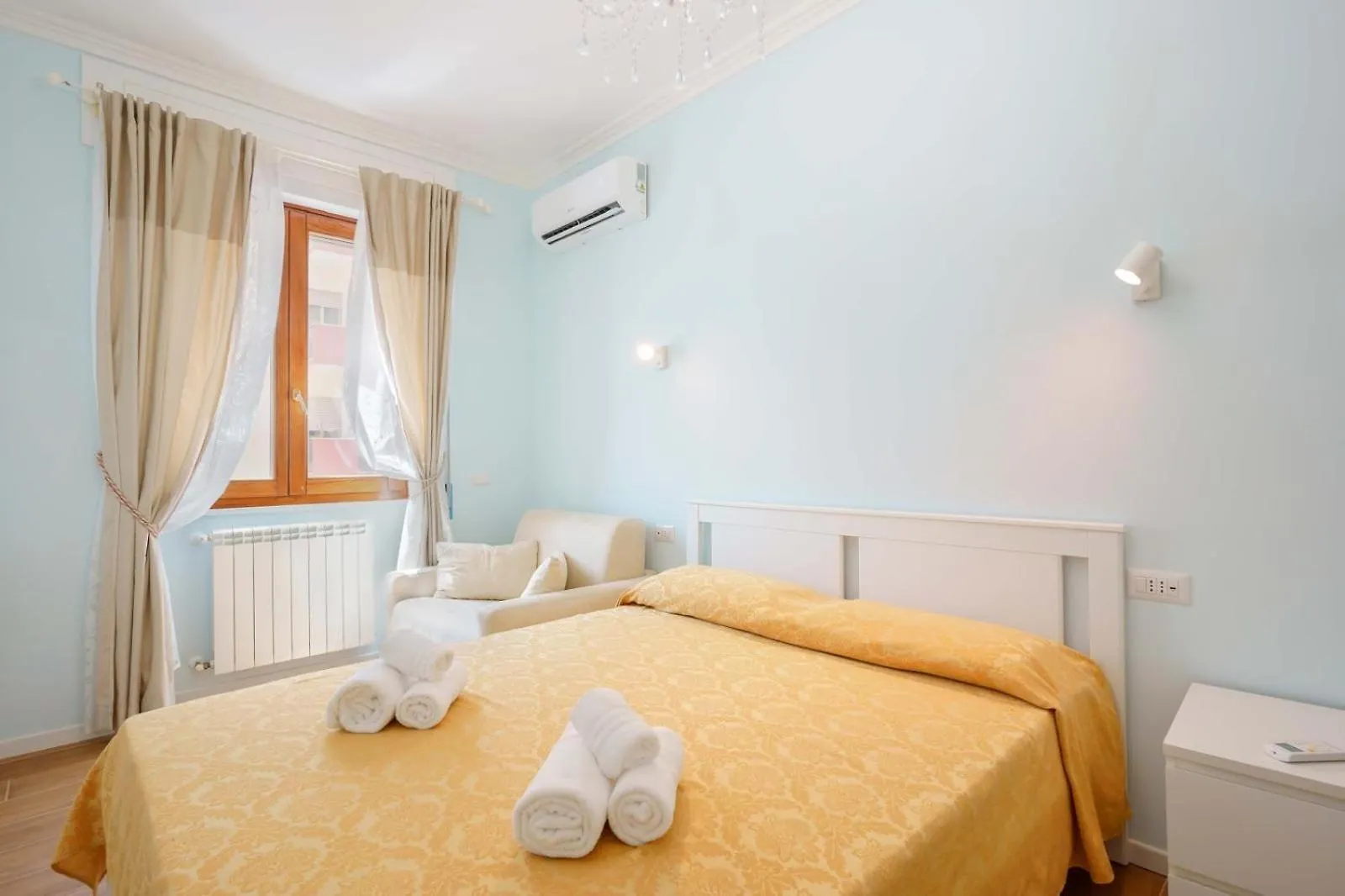 Al Teatro Lirico Hotel Cagliari 0*,  Italy