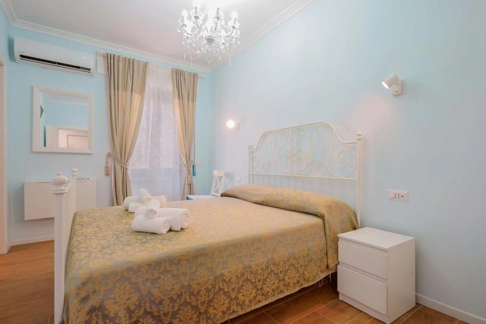 Al Teatro Lirico Otel Cagliari 0*,