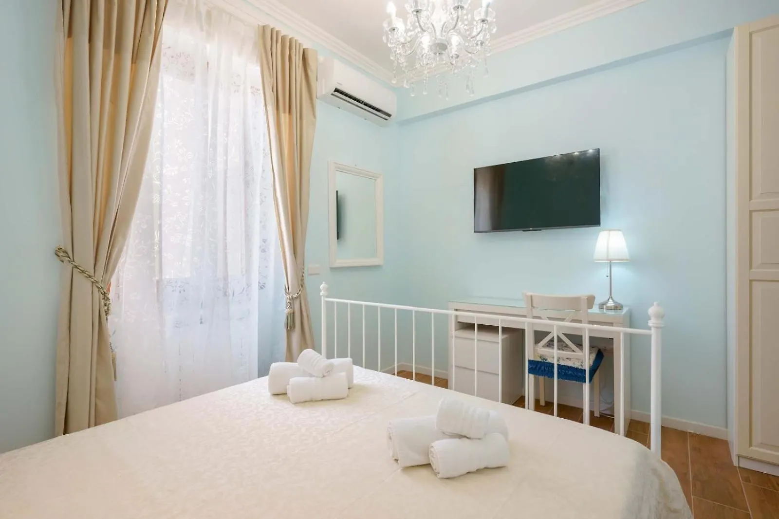 Al Teatro Lirico Otel Cagliari Konukevi
