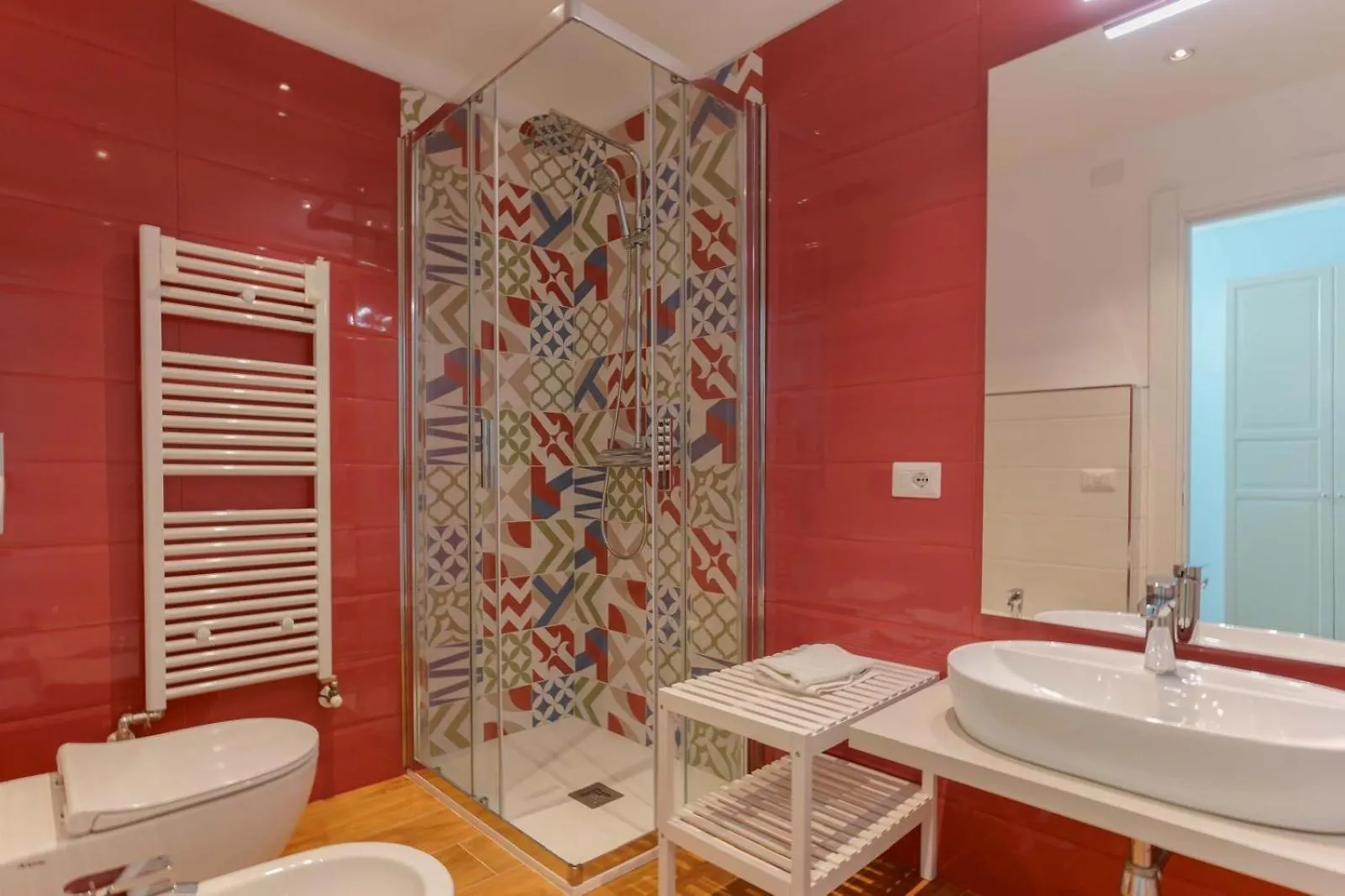 Al Teatro Lirico Otel Cagliari Konukevi